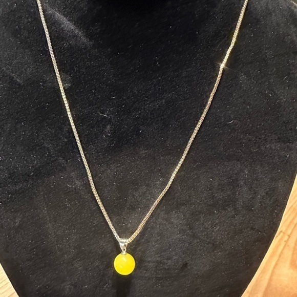 COPY - Yellow pendant necklace. New - Picture 1 of 2